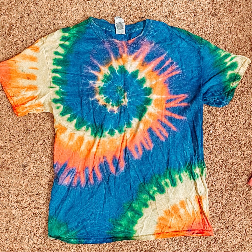 multicolored tie dye shirt